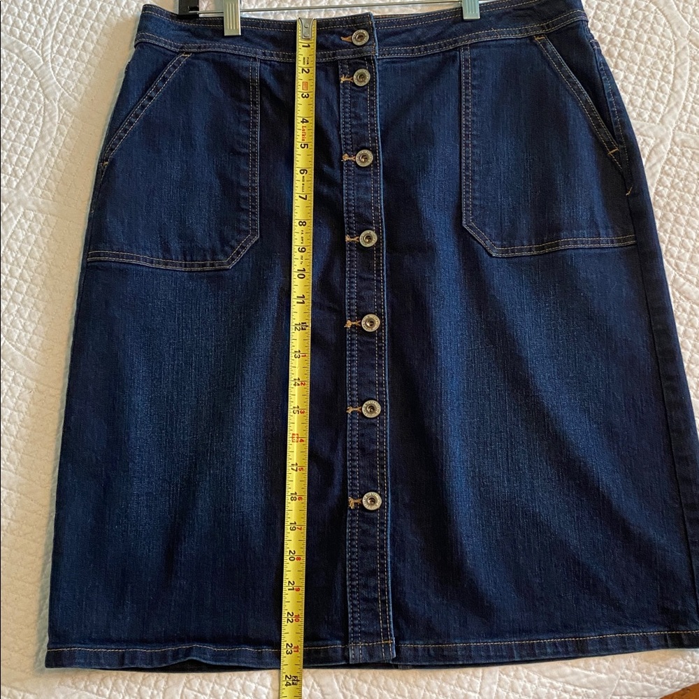 Liz Claiborne Stretch Denim Knee Length Button Up Skirt - Picture 4 of 4